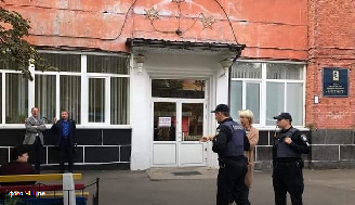 В Чернігові 500 швачок відбили атаку рейдерів на своє підприємство