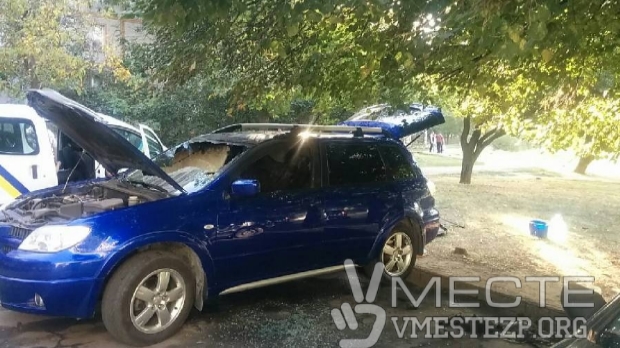 Представителю предприятия, которое атакуют рейдеры, сожгли машину (фото) Представителю предприятия, которое атакуют рейдеры, сожгли машину (фото)