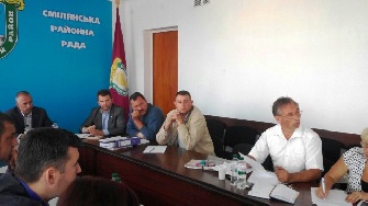 В Смілянському району розгорнулася справжня війна за урожай проти зазіхання фірми-рейдера